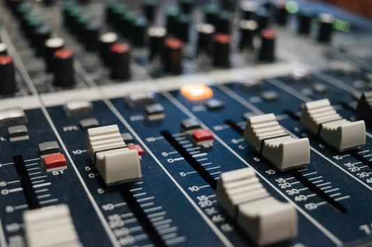 Enhancing TV Audio: A Gamechanger for the Hard of Hearing and Seniors