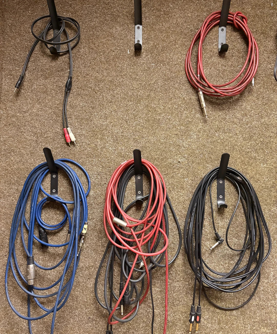 Enhancing TV Audio for Seniors with Quality Cables
